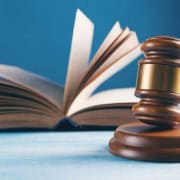 Kann ich Schadensersatz fordern, wenn mein Arbeitgeber das Gehalt nicht zahlt?