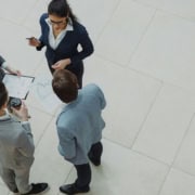 Was können Arbeitnehmer gegen eine fristlose Kündigung ohne Abmahnung tun?