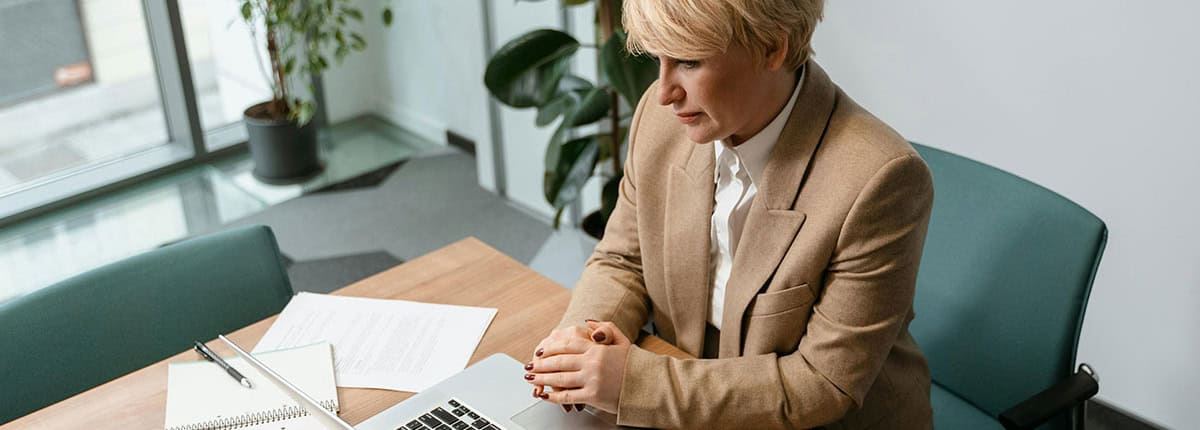 Wie setzen Arbeitgeber eine Vertragsstrafe durch?